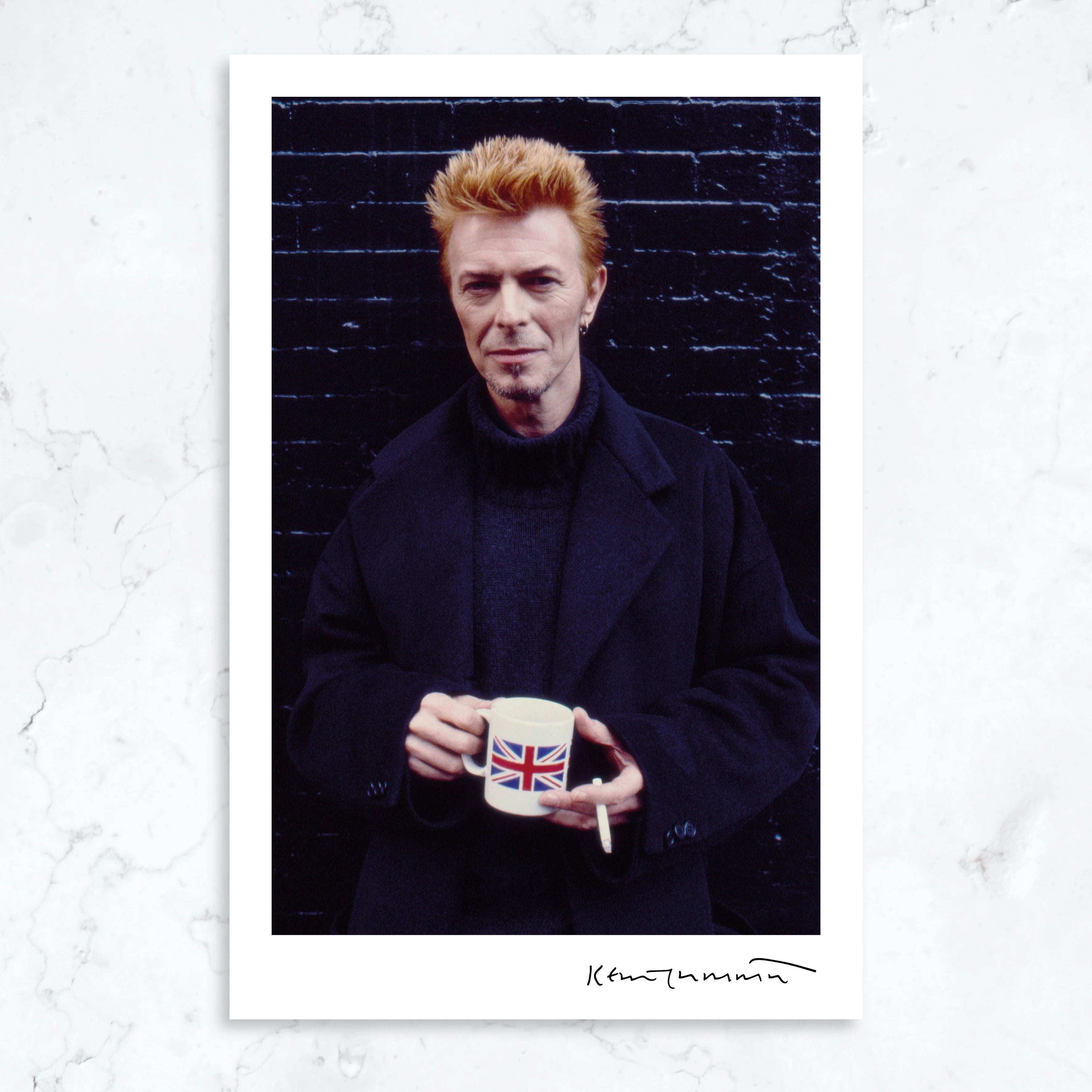 David Bowie - Mixing Memory & Desire (Photographs by Kevin Cummins): Special Edition Hardback Book